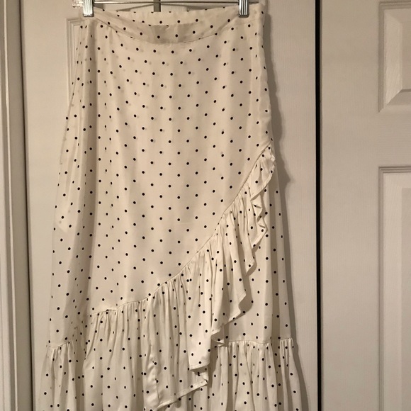 H&M Dresses & Skirts - H&M new size 12 high low white polka dots skirt